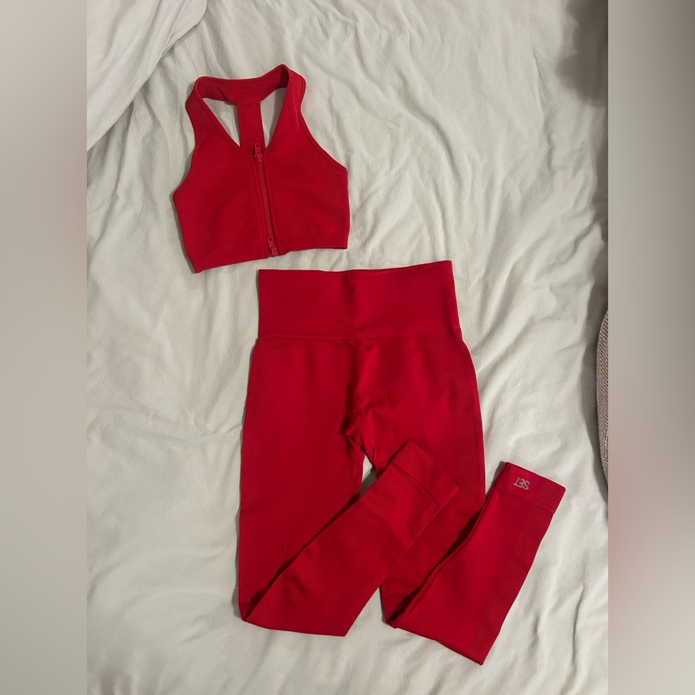 SET Active Sports Bra and Leggings Set in Heartthrob